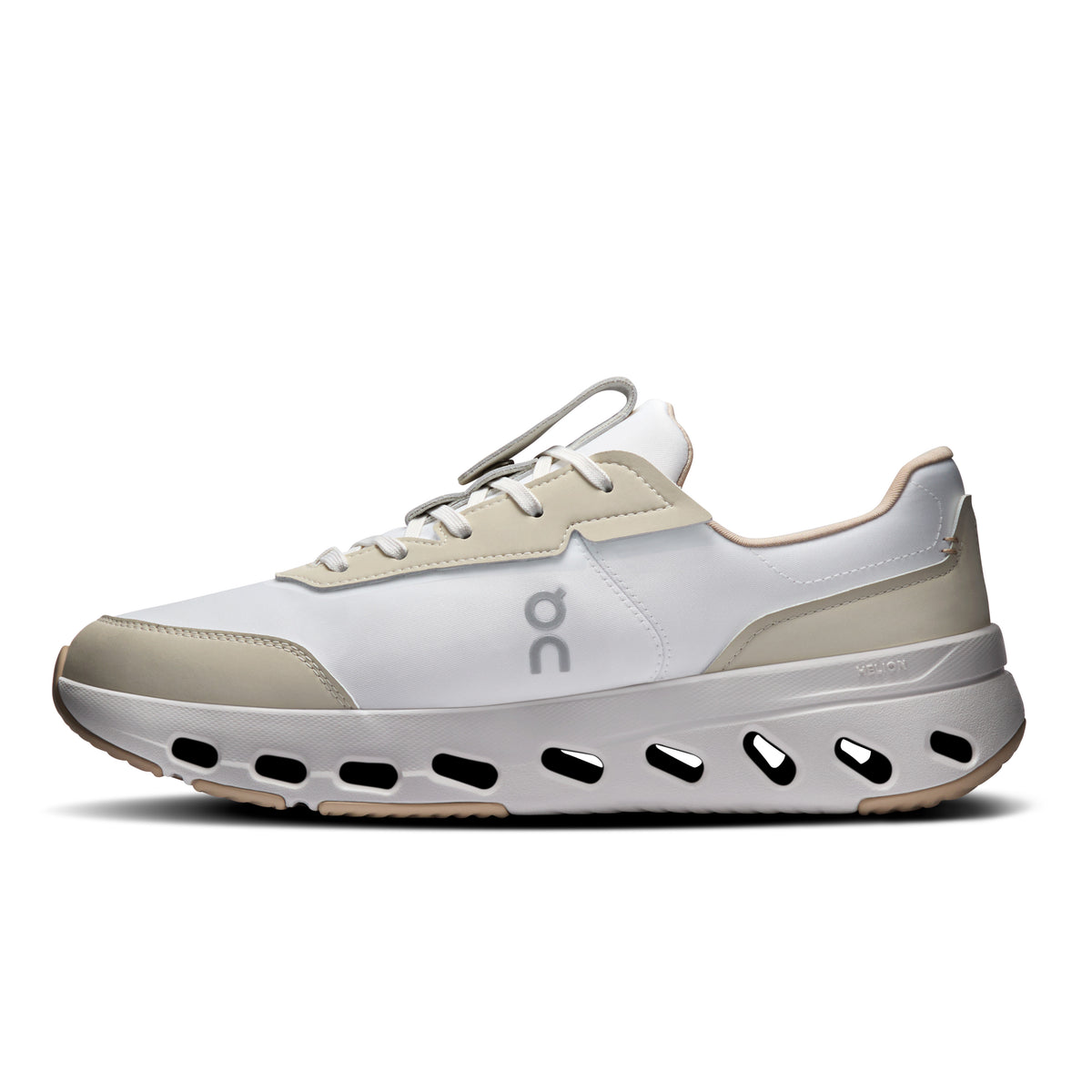On THE ROGER Wildcard - Men's in Ivory / Sand - view 4