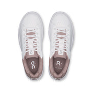On THE ROGER Advantage - Women's in White / Heron - view 2
