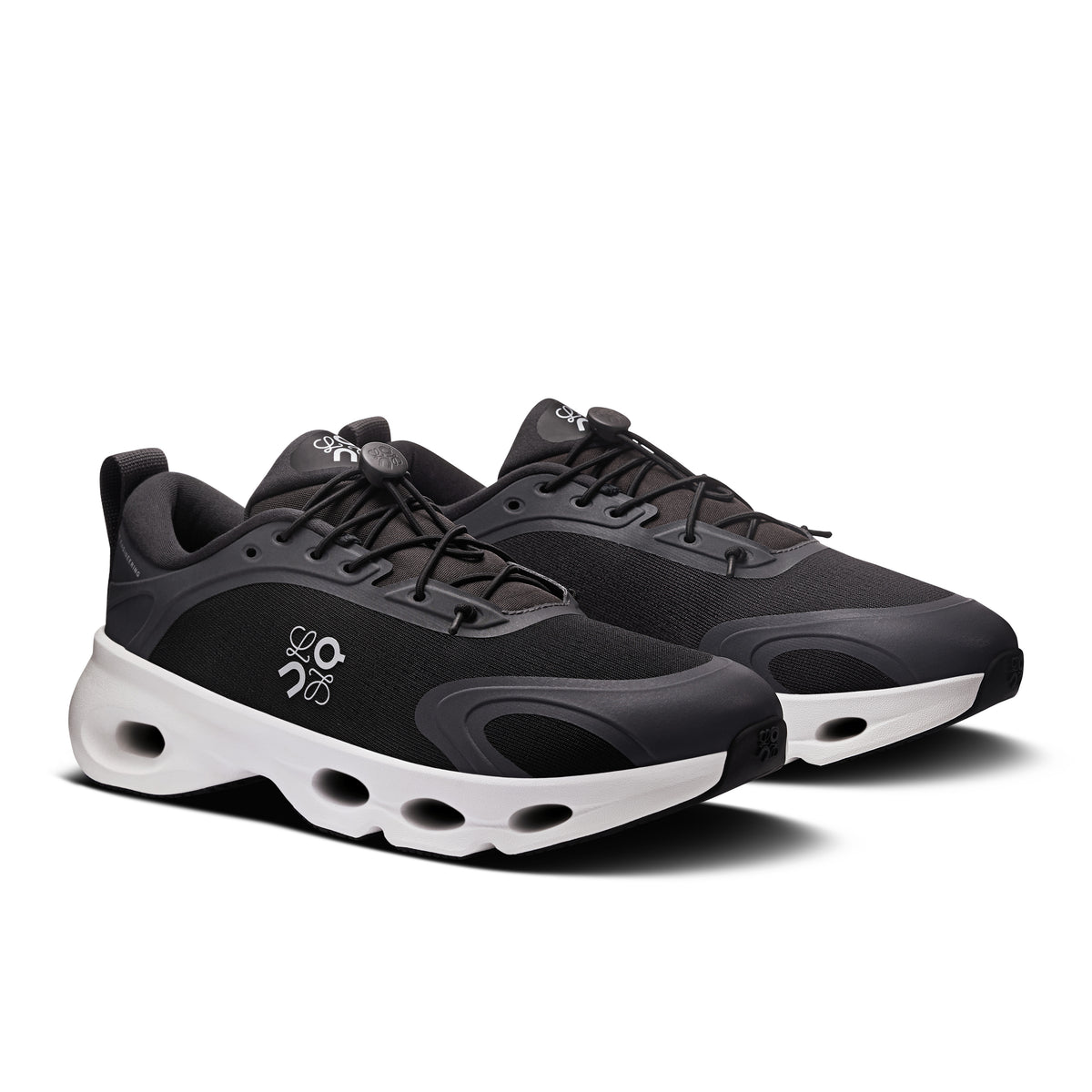 On Cloudsolo LOEWE - Women's in Black / White - view 6