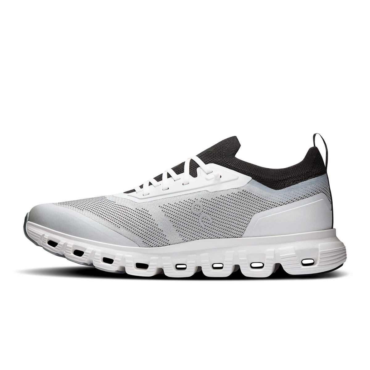 On Cloud 6 Versa - Women's in White / Black - view 4