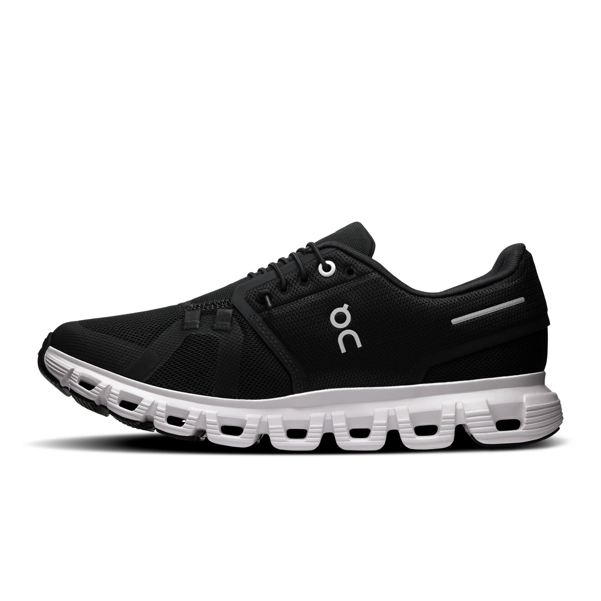 On Cloud 6 Wide - Women's in Black / White - view 4