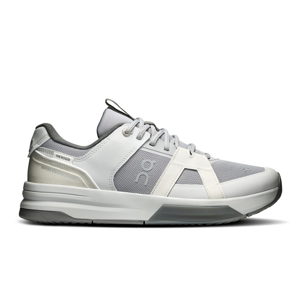 On THE ROGER Clubhouse Pro 2 Clay - Men's in Glacier / Frost - primary view