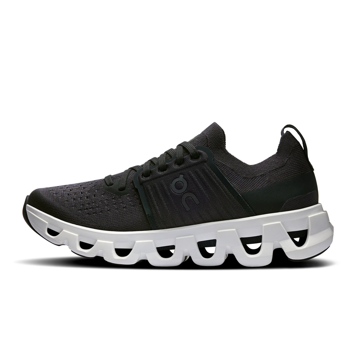 On Cloudswift 4 - Women's in Black / White - view 4