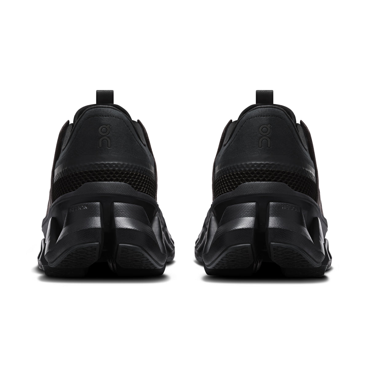 On Cloudswift Amp - Women's in Black / Black - view 5