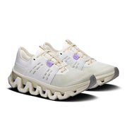 On Cloudswift Amp - Women's in Ivory / Ghost - view 6