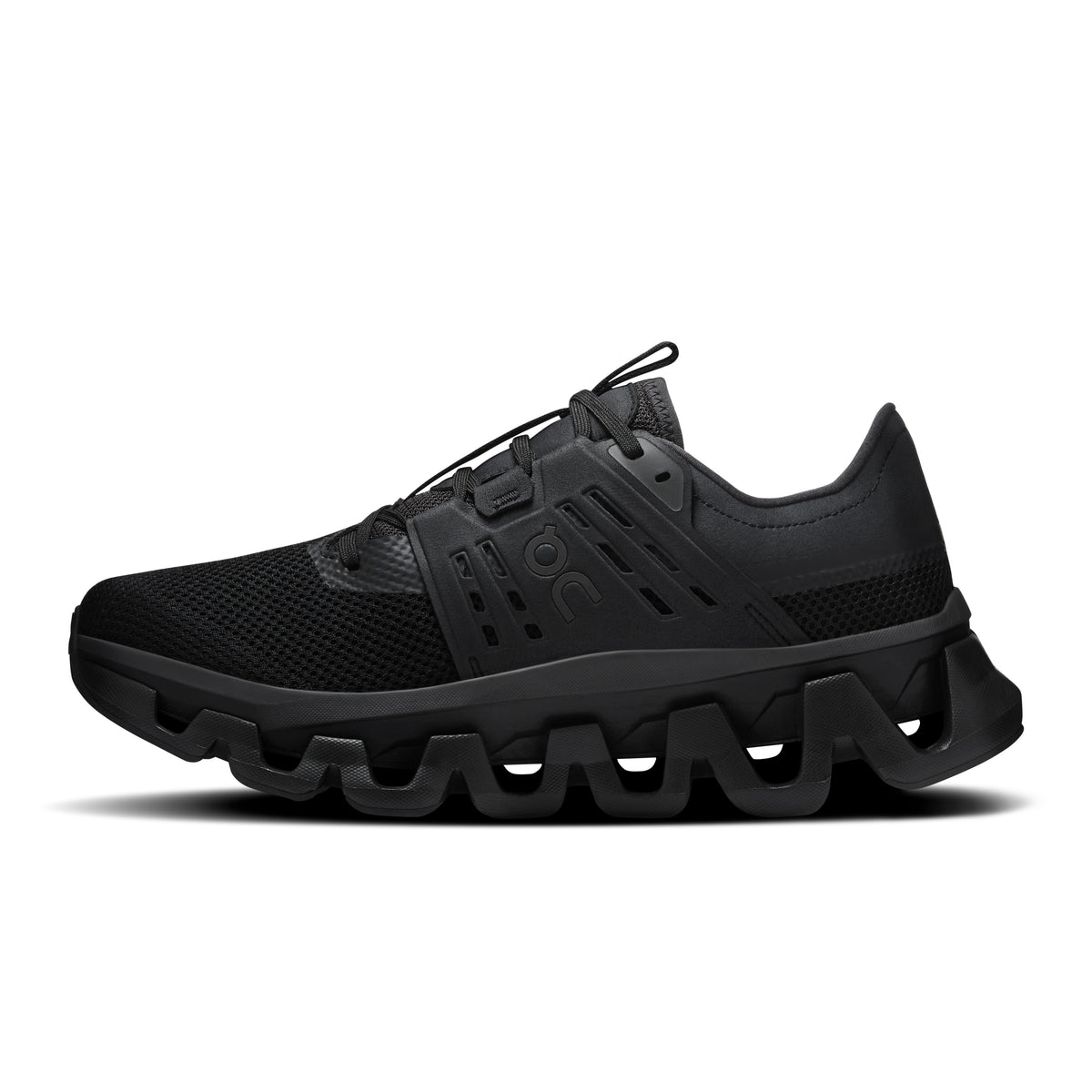 On Cloudswift Amp - Men's in Black / Black - view 4