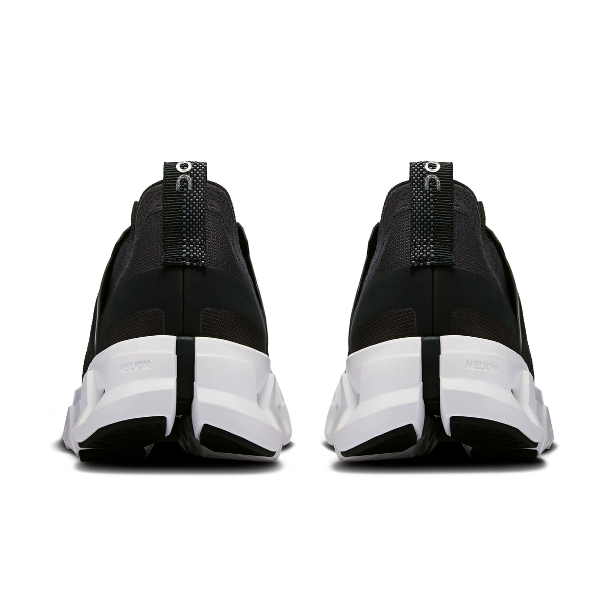 On Cloudswift 4 - Women's in Black / White - view 5