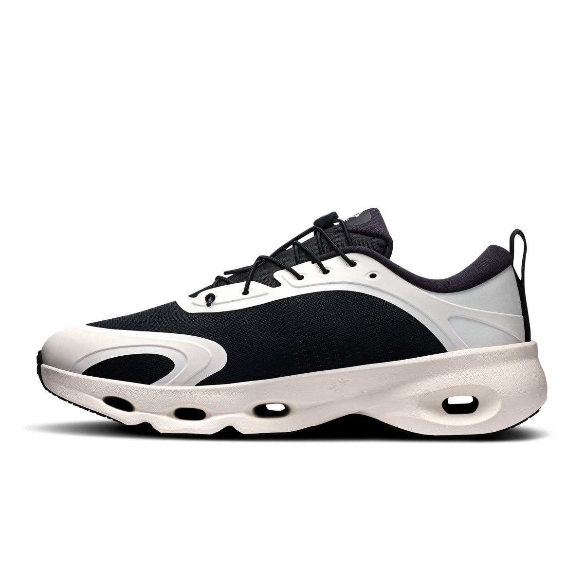 On Cloudsolo LOEWE - Men's in Black / Eggshell - view 4