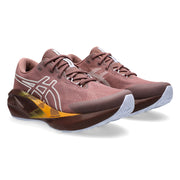 ASICS Novablast 5 TR para mujer