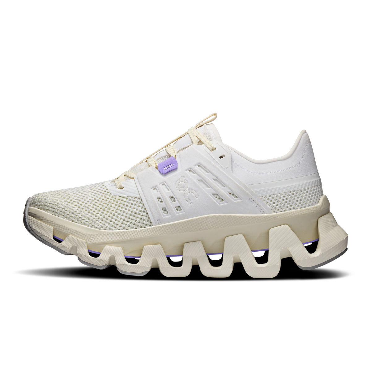 On Cloudswift Amp - Women's in Ivory / Ghost - view 4