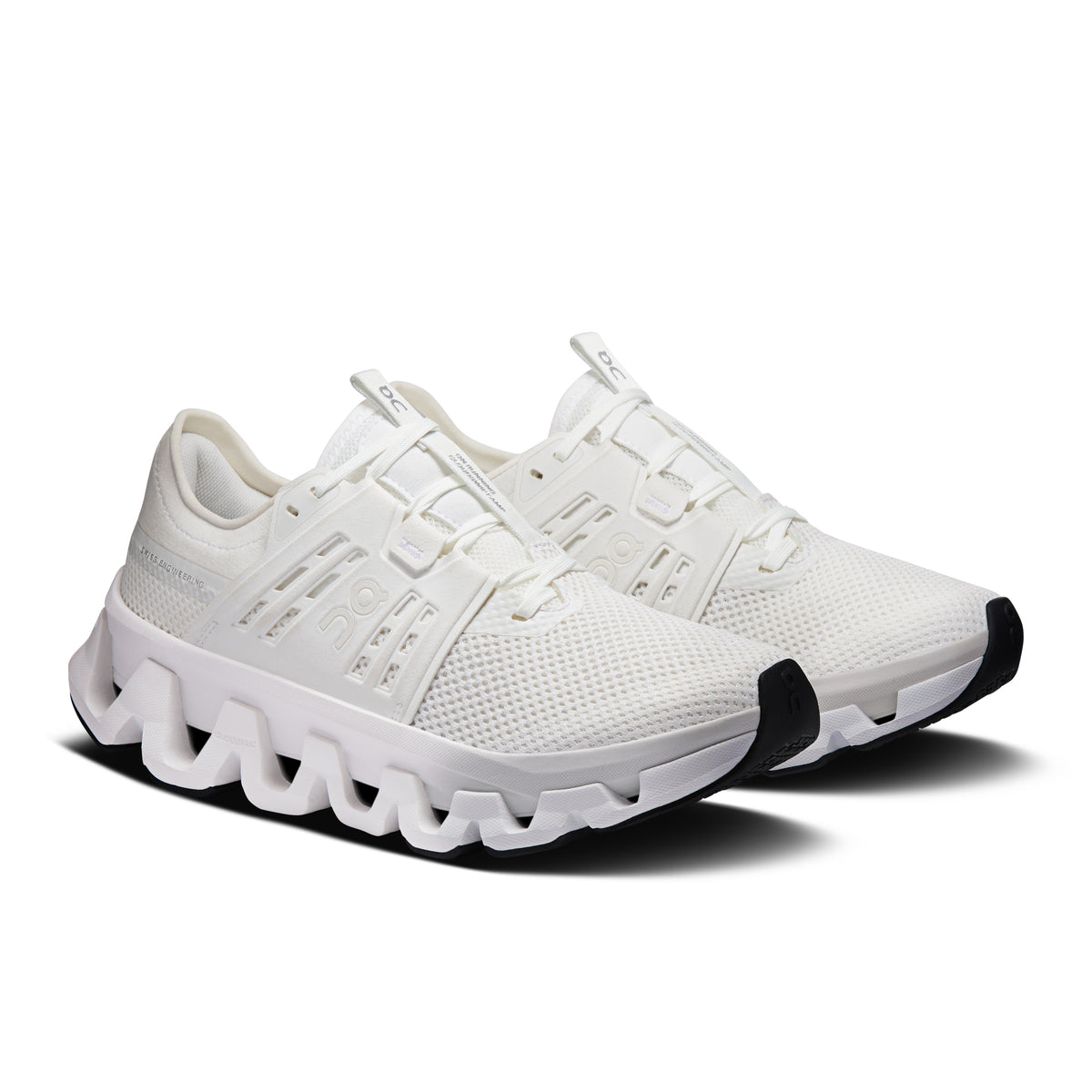 On Cloudswift Amp - Women's in White / White - view 6