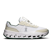On THE ROGER Wildcard - Women's in Ivory / Evergreen - primary view