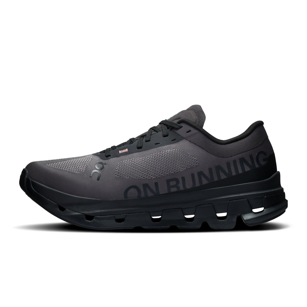 On Cloudflow 5 - Men's in Black / Black - view 4
